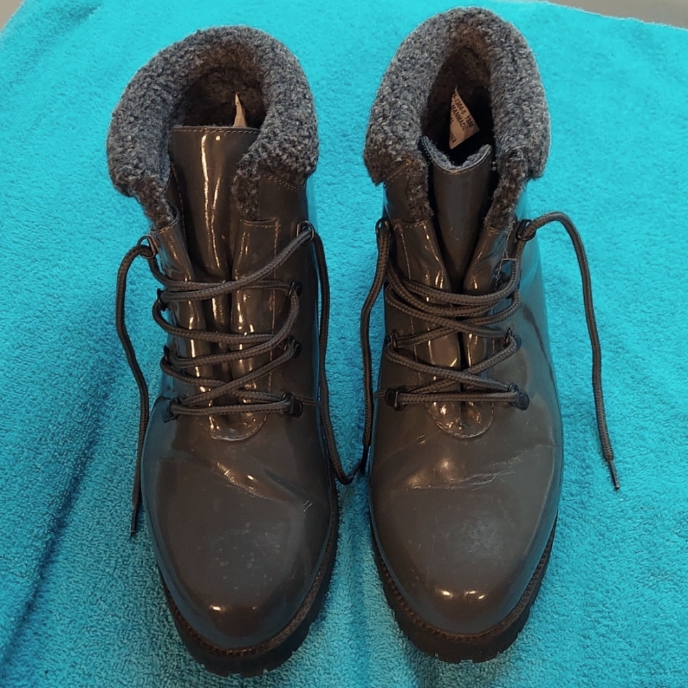 Comfortview Grey Patent Hiking Boots
